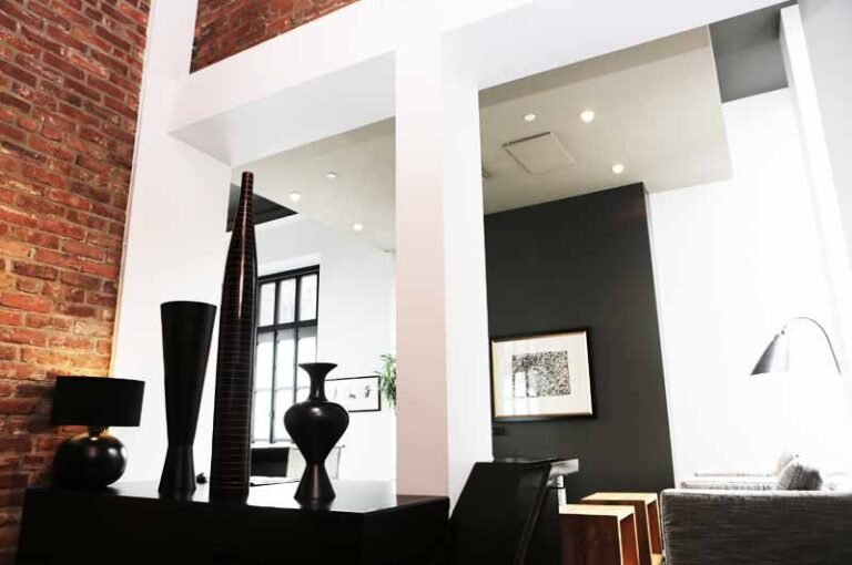 Organic touches and sleek minimalism find harmony in an upper west side apartment